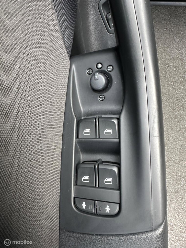 Vehicle Image 28
