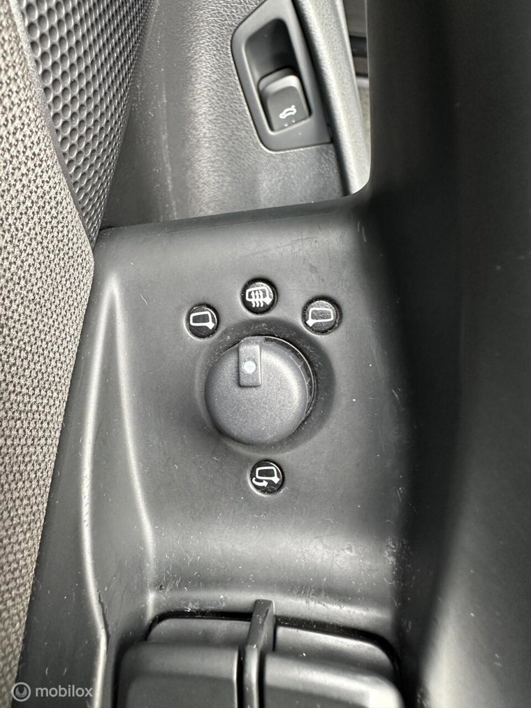 Vehicle Image 29