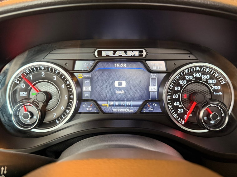 Vehicle Image 25