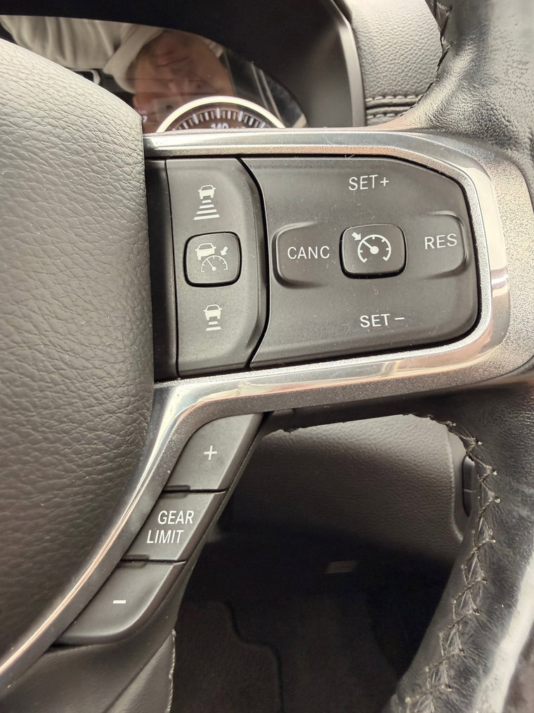 Vehicle Image 42