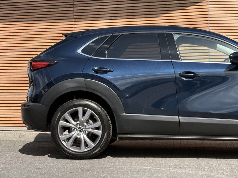 Vehicle Image 17