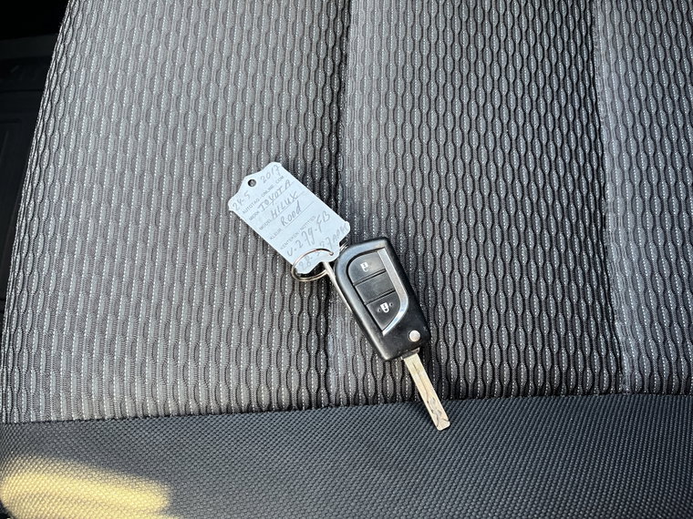 Vehicle Image 13