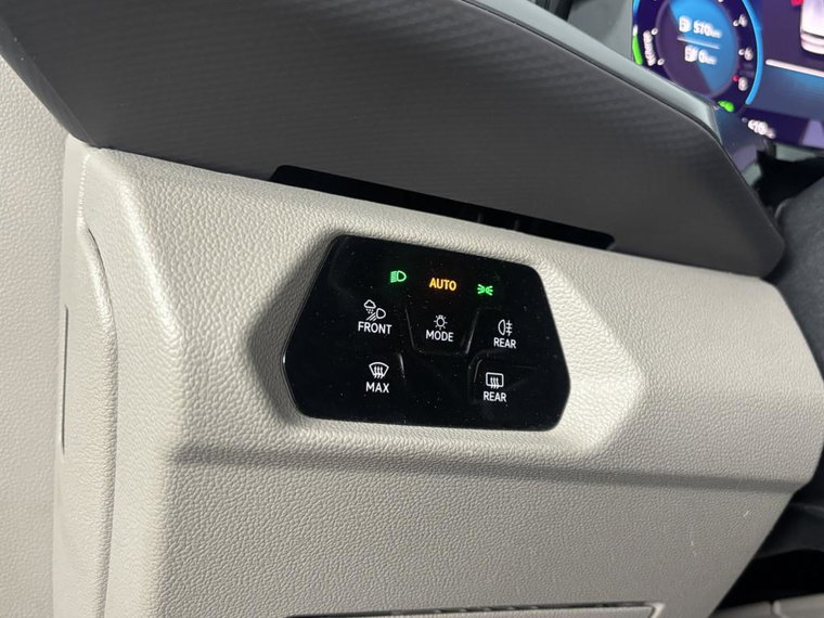 Vehicle Image 36