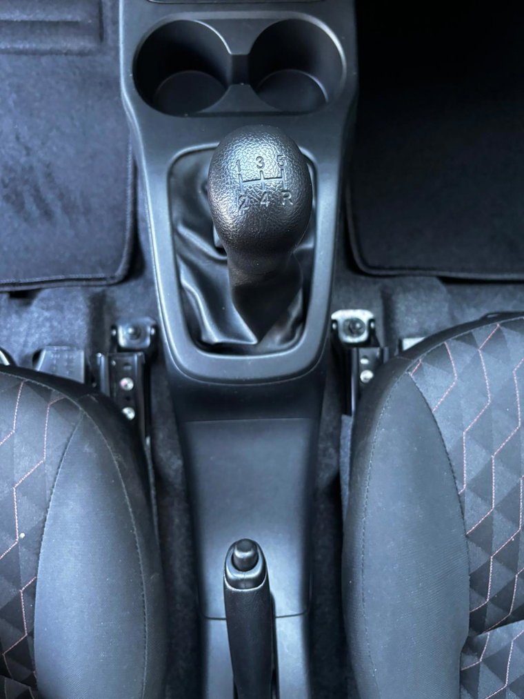Vehicle Image 21