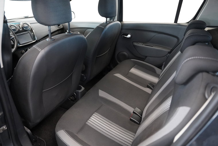 Vehicle Image 19