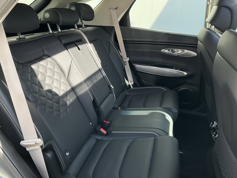 Vehicle Image 36
