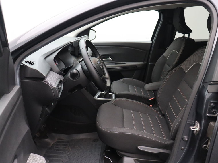 Vehicle Image 19
