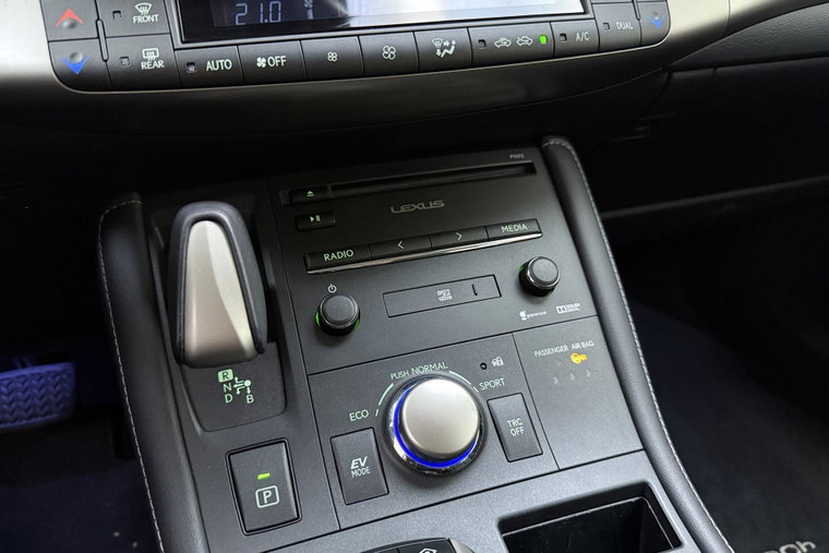 Vehicle Image 26