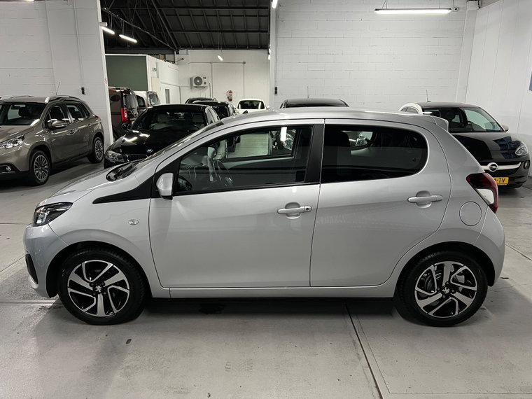 Vehicle Image 4