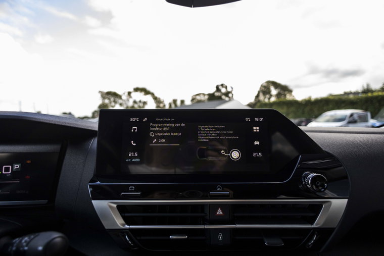 Vehicle Image 30