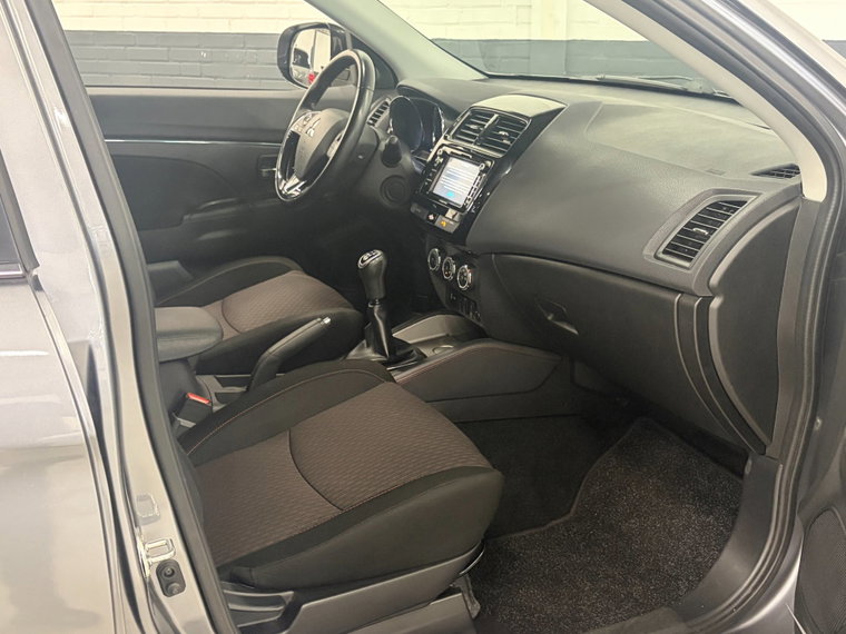 Vehicle Image 19