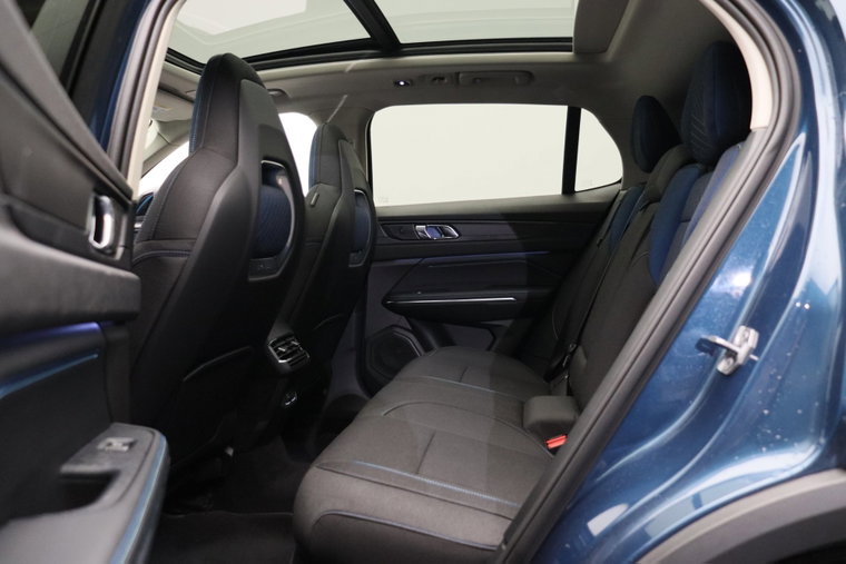 Vehicle Image 39