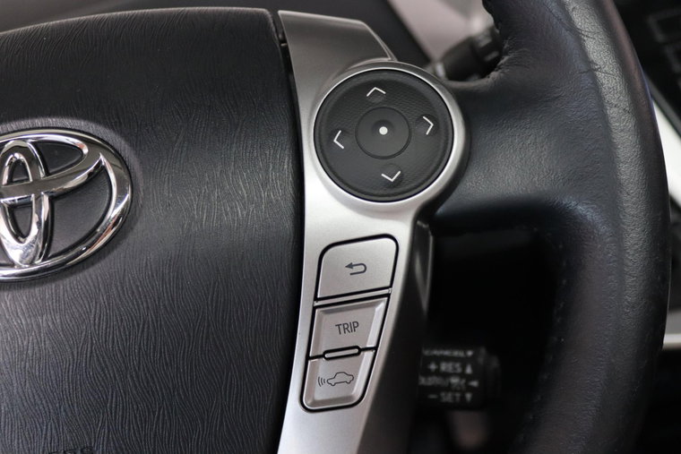 Vehicle Image 25