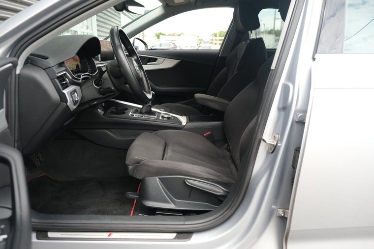 Vehicle Image 19
