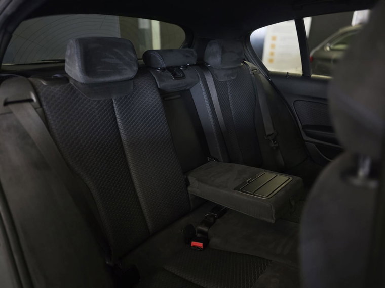 Vehicle Image 37