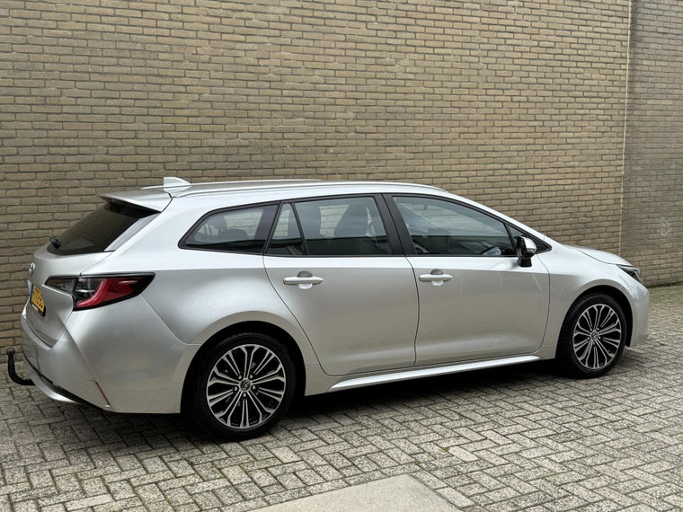 Vehicle Image 32
