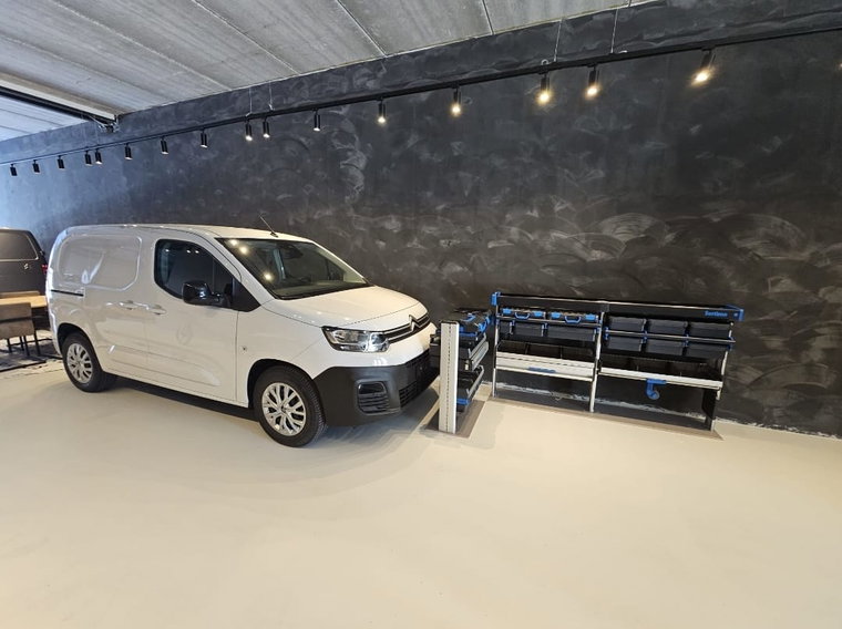 Vehicle Image 31