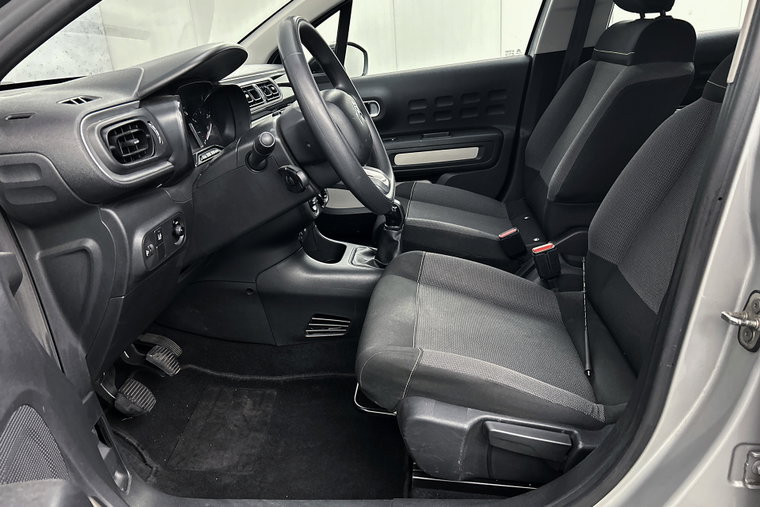 Vehicle Image 27