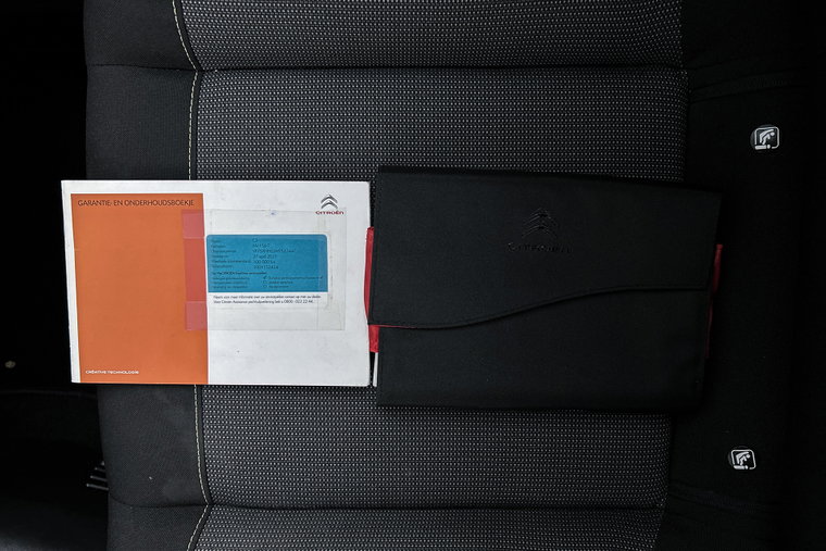 Vehicle Image 30