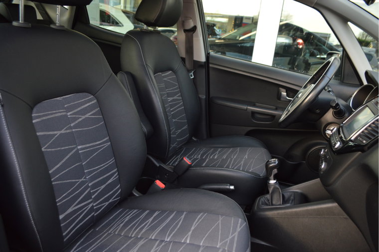 Vehicle Image 14