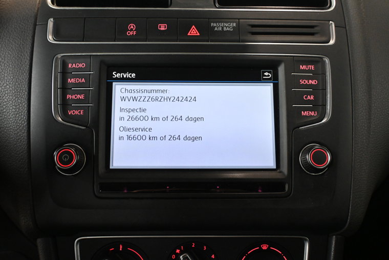 Vehicle Image 32