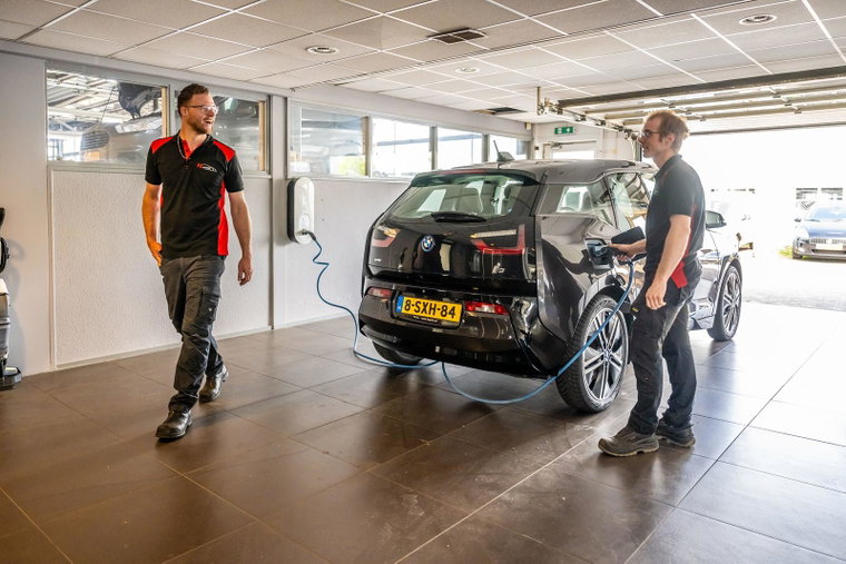 Vehicle Image 29