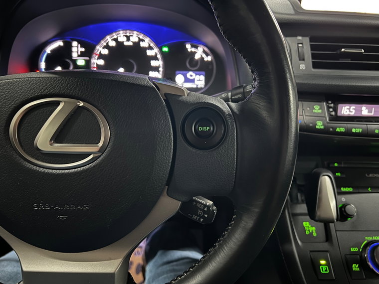Vehicle Image 15