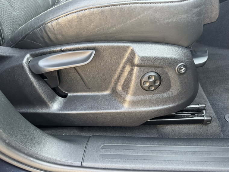 Vehicle Image 29