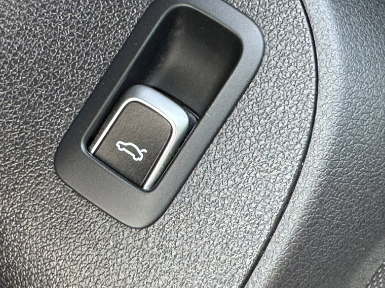 Vehicle Image 39