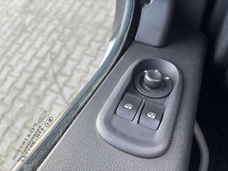 Vehicle Image 26