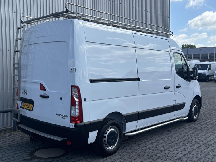 Vehicle Image 28