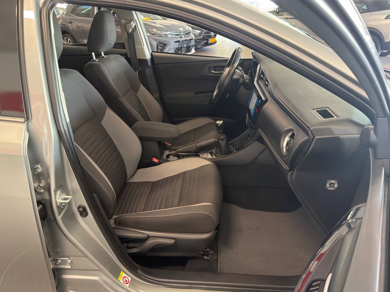 Vehicle Image 14