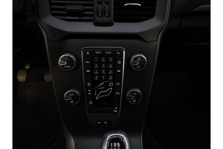 Vehicle Image 28