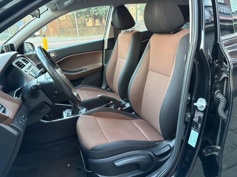 Vehicle Image 17