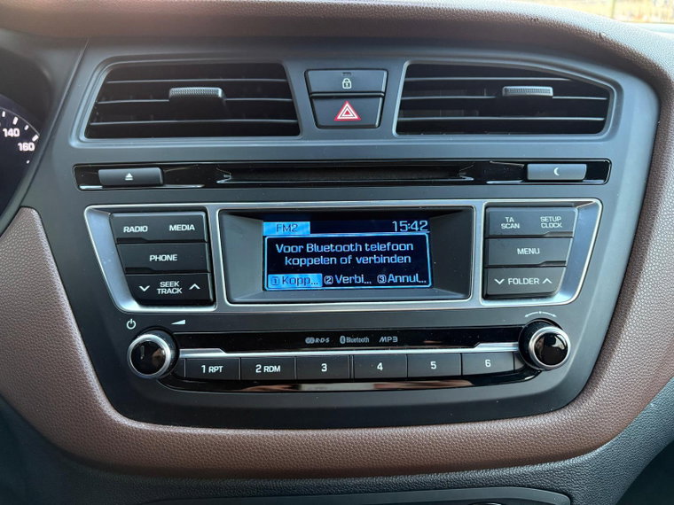 Vehicle Image 28