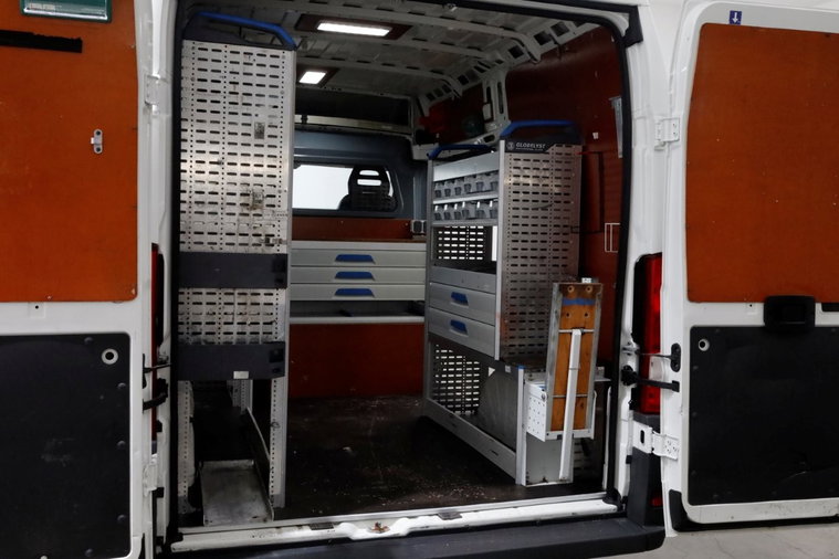 Vehicle Image 13