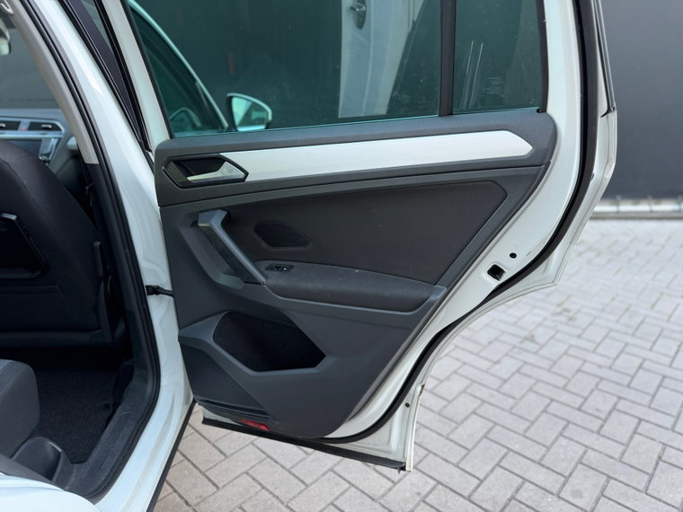 Vehicle Image 34