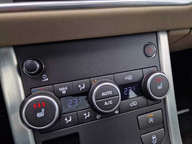 Vehicle Image 25