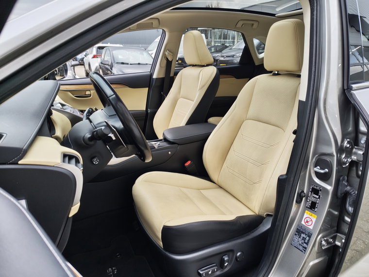 Vehicle Image 35