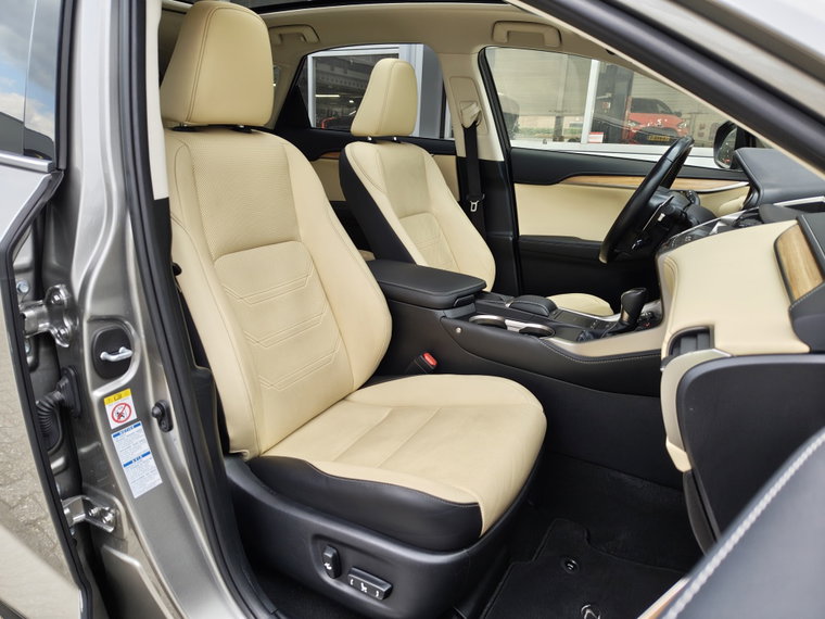 Vehicle Image 37