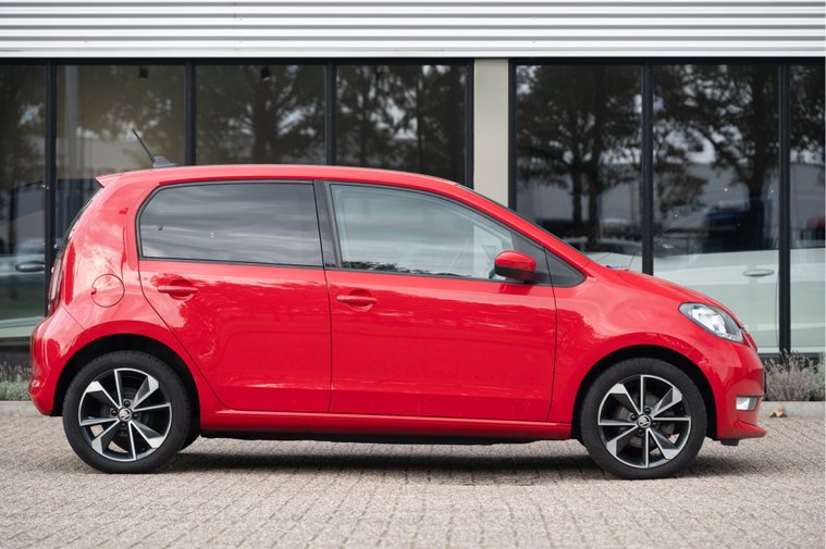 Vehicle Image 6