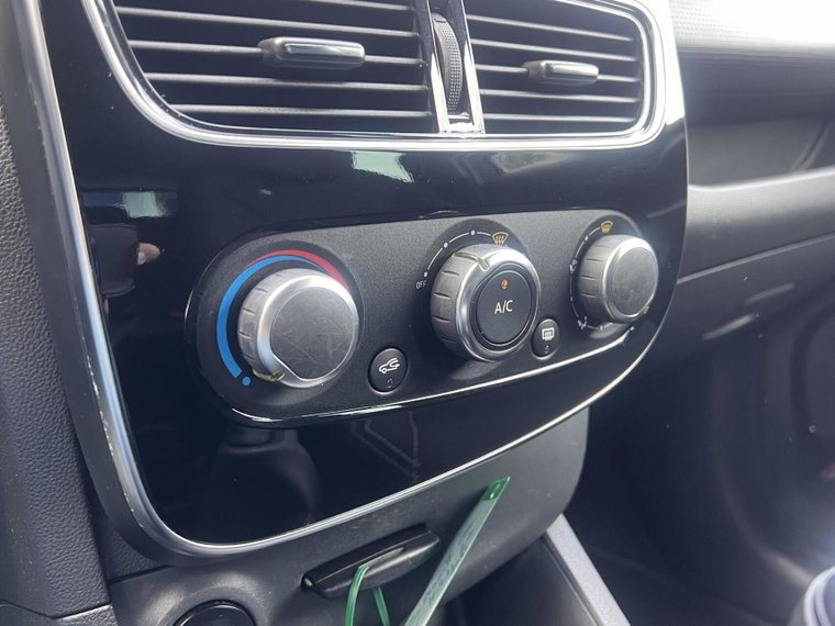 Vehicle Image 32