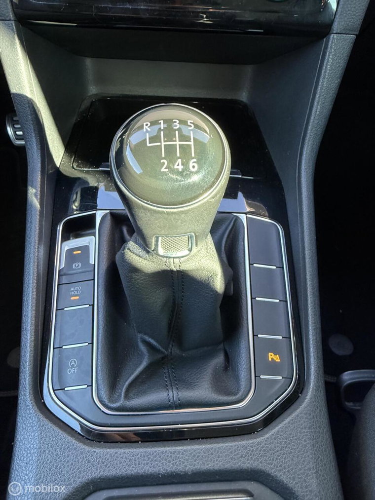 Vehicle Image 53