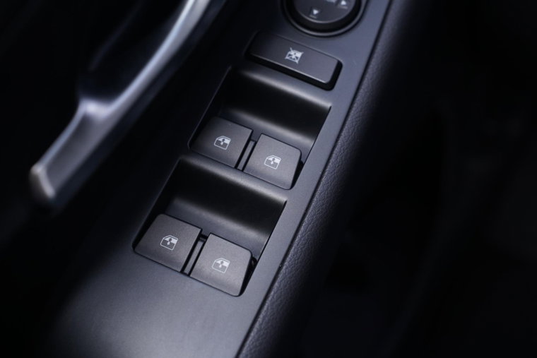 Vehicle Image 25