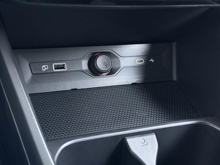 Vehicle Image 38