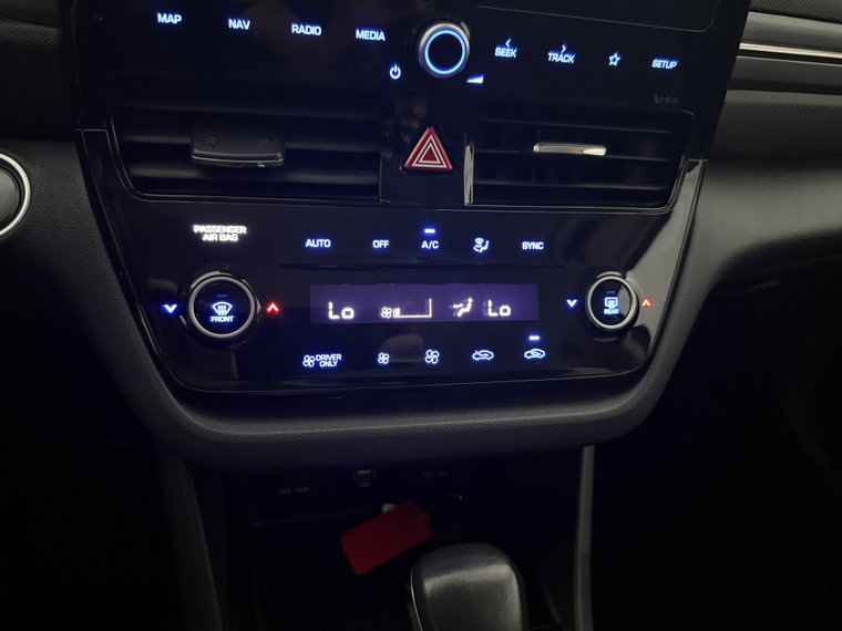 Vehicle Image 26