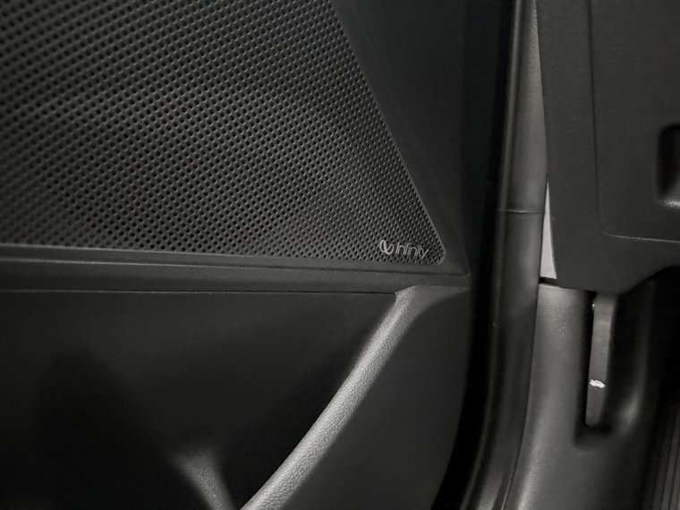 Vehicle Image 28