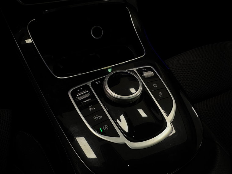 Vehicle Image 24