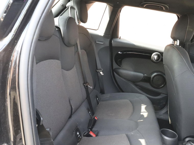 Vehicle Image 40