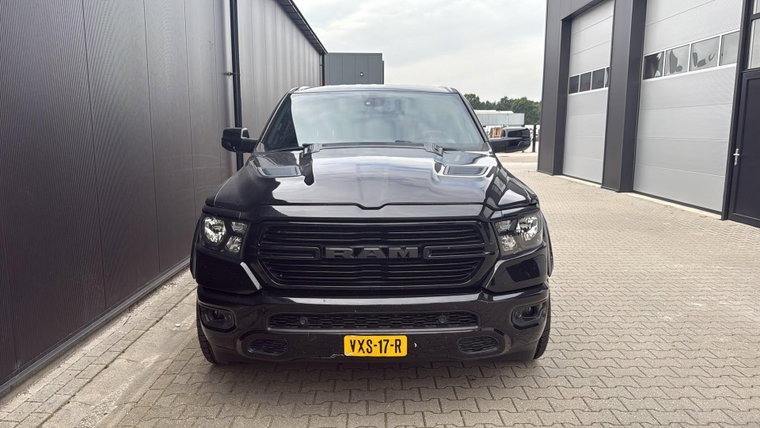 Vehicle Image 7
